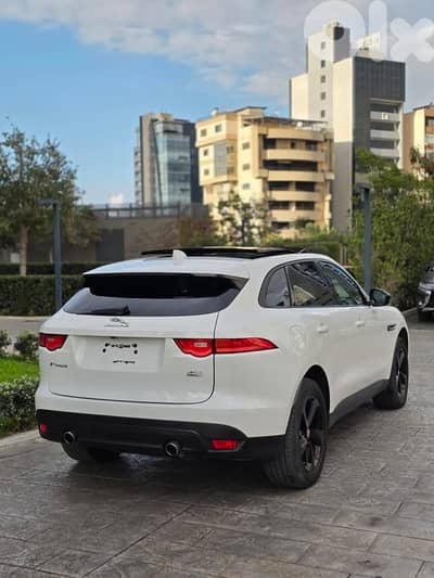 Jaguar F-Pace 2017 V6 clean carfax under warranty