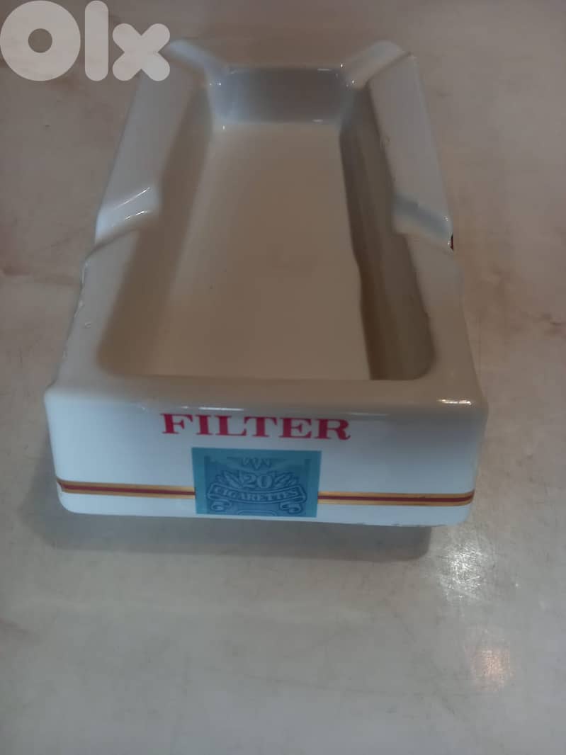 Vintage promotional Chesterfield ceramic ashtray big size 1