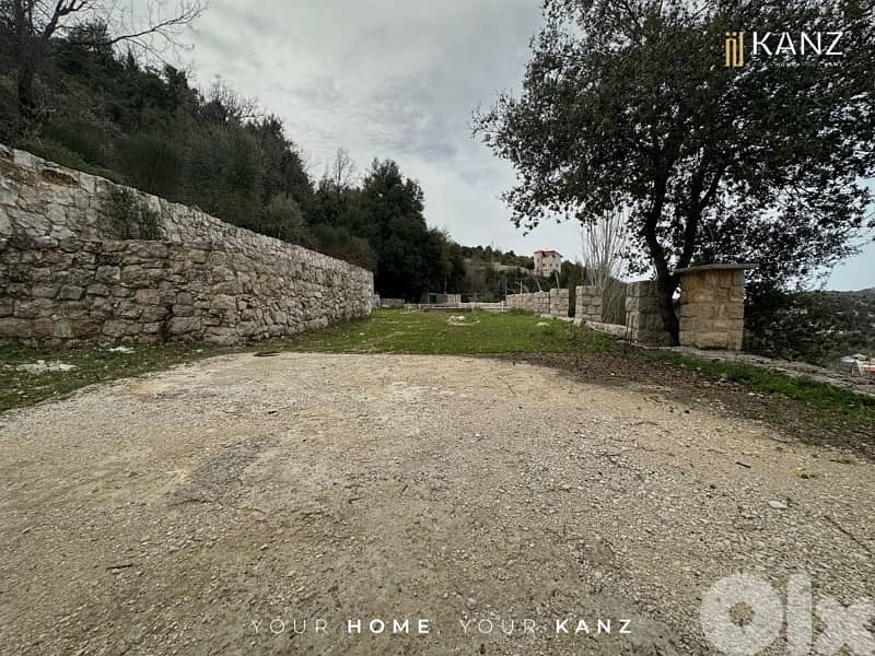 Land With Old House And Swimming Pool For Sale In Lehfed - Jbeil 9