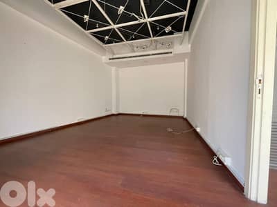 JH26-4728 Office 200m2 for rent in Downtown Beirut, $ 3,400 cash