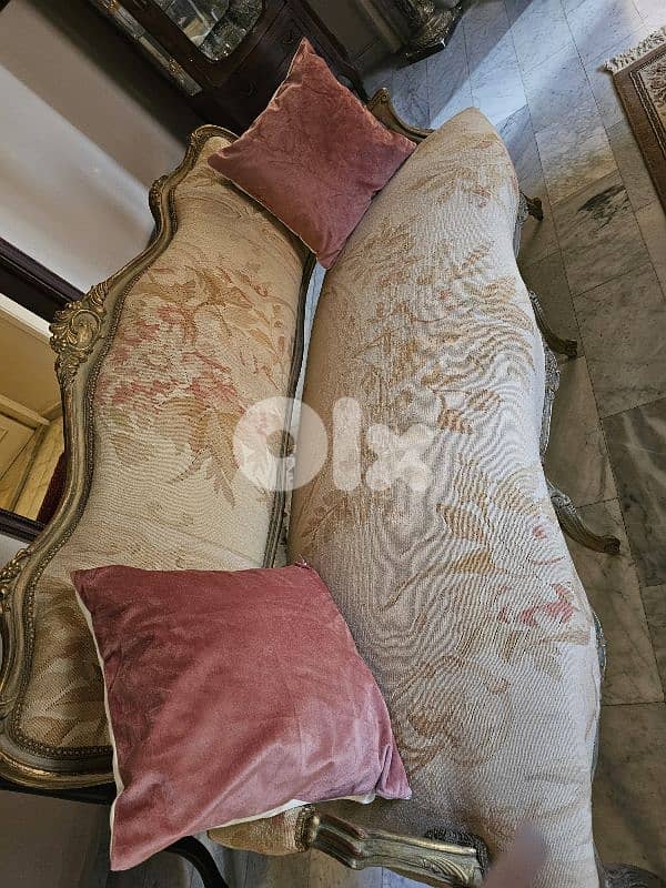 salon 2 chairs small one sofa 0