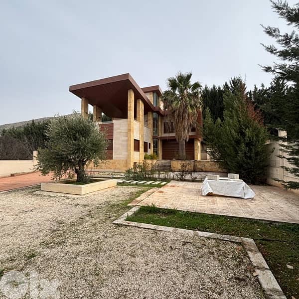 828 Sqm Land with Villa in Anjar 0