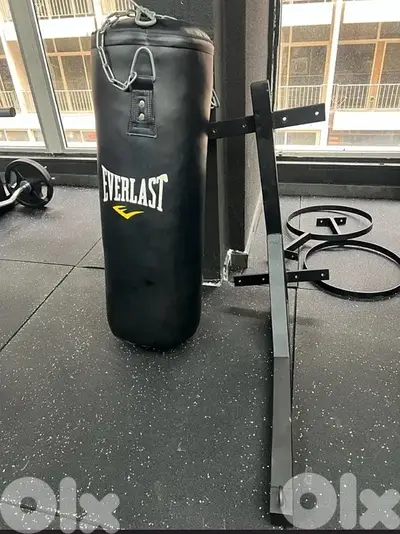 Everlast 1m Heavy Punching Bag with metal stand(like new)