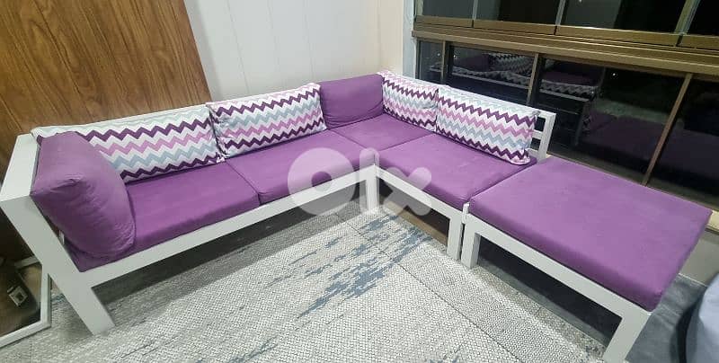 living room 0