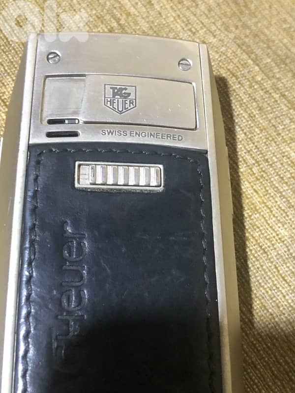 A genuine Swiss-made Tag Heuer phone that works well but need charger 4