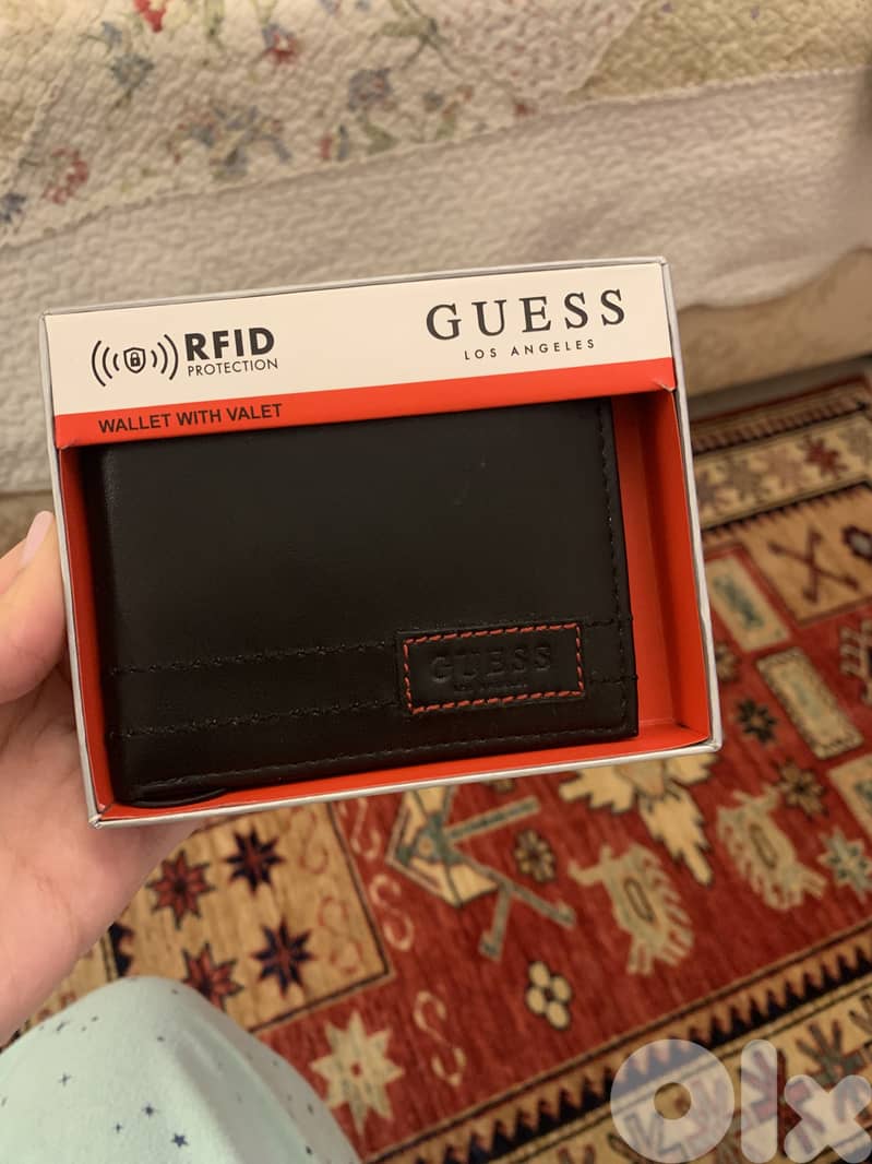 Guess wallet 0
