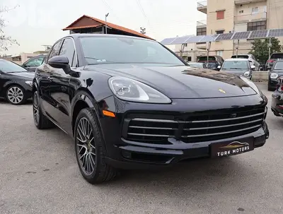 Porsche Cayenne 2019 Blue-Black Metallic 64,000 Miles