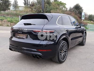 Porsche Cayenne 2019 Blue-Black Metallic 64,000 Miles