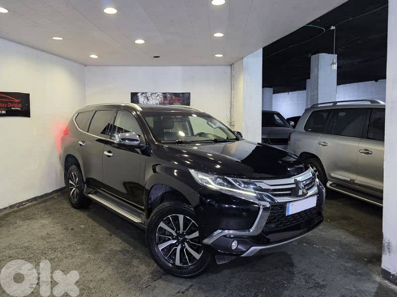 2019 Mitsubishi Montero Sport Black/Black Company Source & Maintenance 0