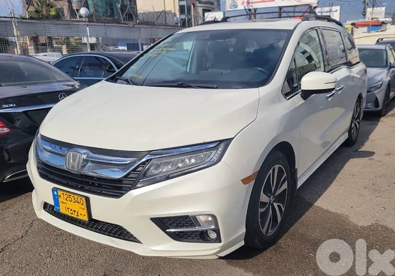 Honda Odyssey 2018 / touring 0