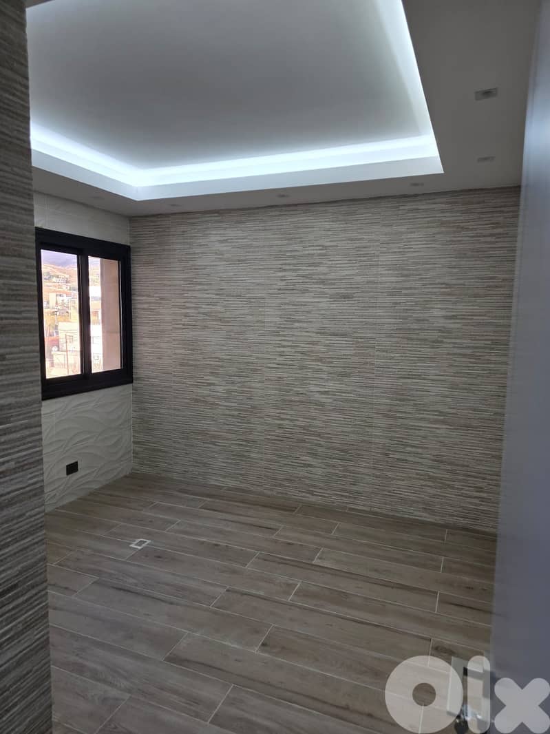 ablah building 4 floors (1 warehouse + 6 apartments) + grapevine land 1