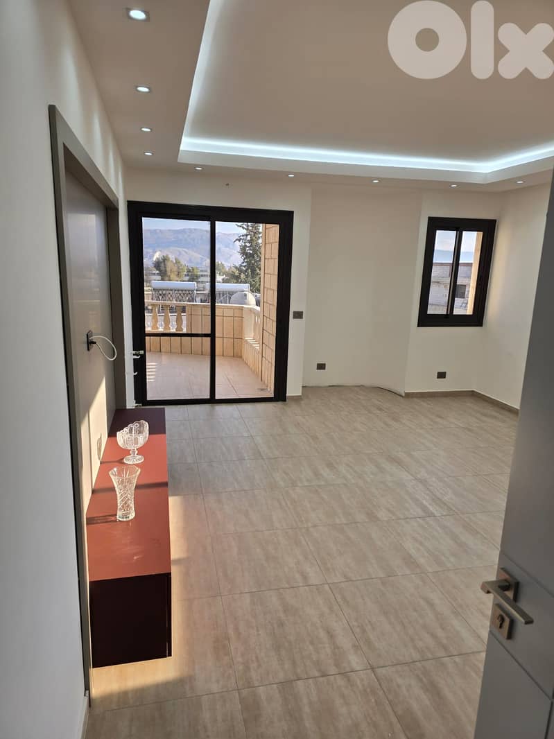 ablah building 4 floors (1 warehouse + 6 apartments) + grapevine land 7