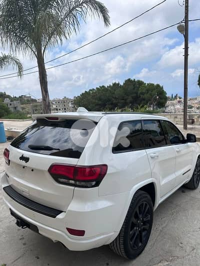 Jeep Grand Cherokee Altitude 2017 – Super Clean – 4x4 – 88k Miles