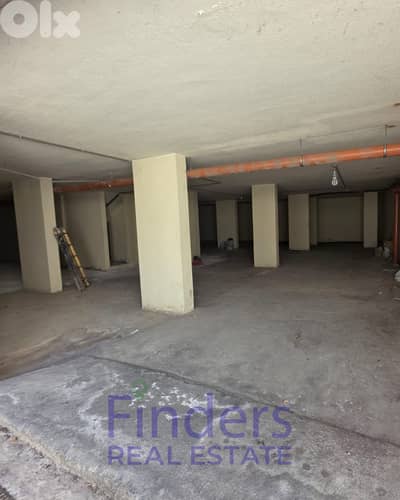 Warehouse for rent in Mazraat Yachouh!  !مستودع للإيجار في مزرعة يشوع