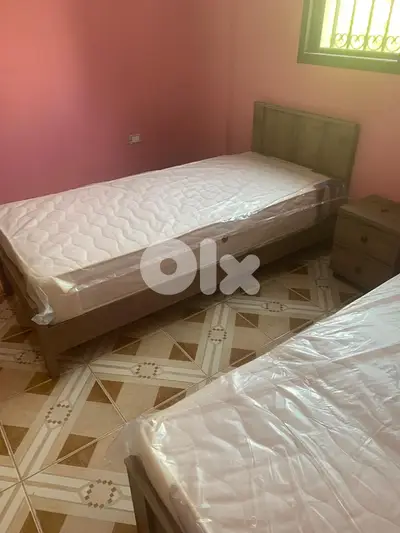 تخت مفرد مع فرشة جديدة من المعمل بافضل الاسعار