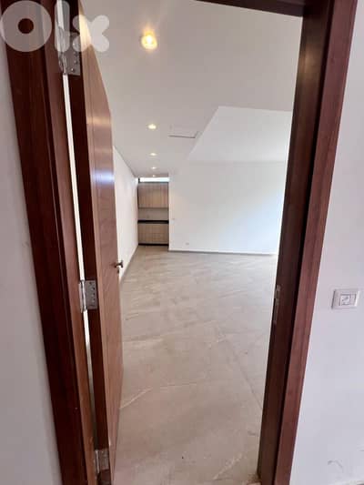 L20395 - A 40 SQM Office For Rent in Ain Al Remmaneh