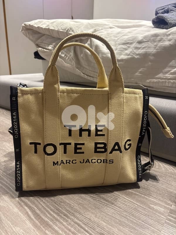 marc jacobs the tote bag medium 0