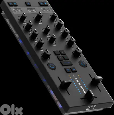 TRAKTOR ZI MKII with TRAKTOR PRO 4