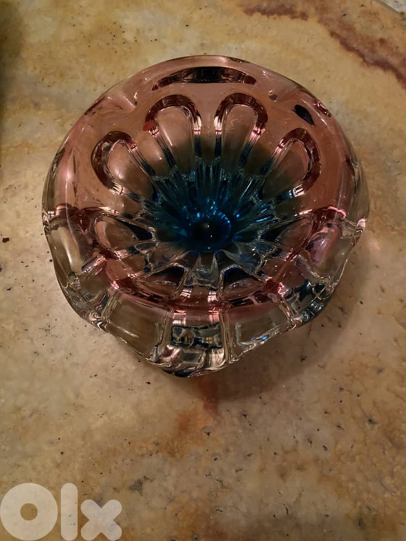 Antique ashtray 0
