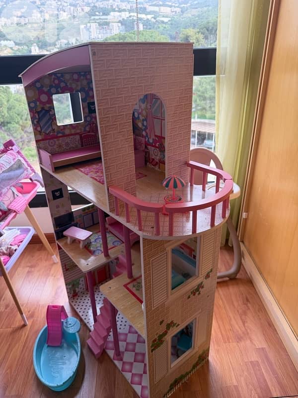 Large Wooden Barbie Dollhouse with Furniture & Pool. 3