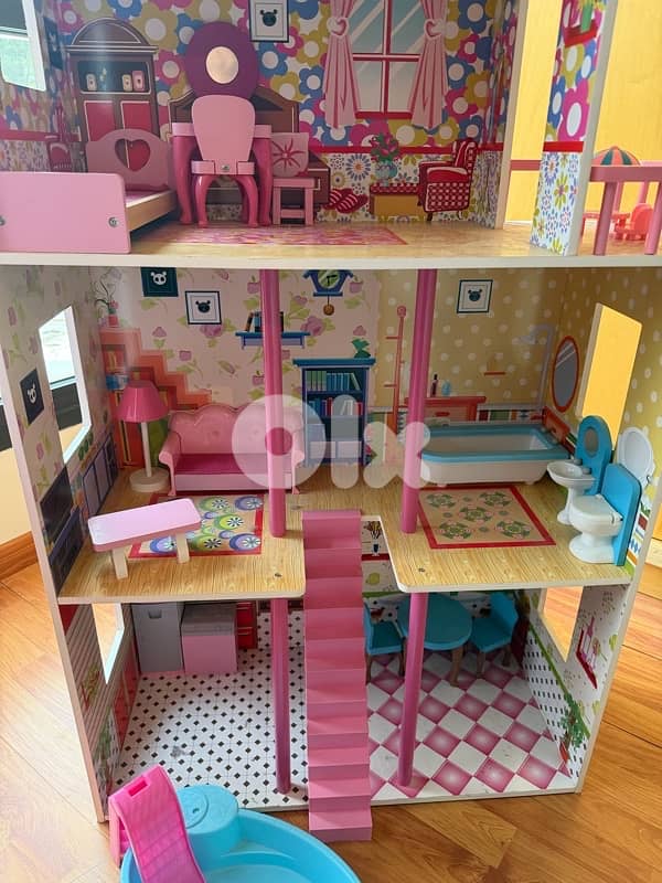 Large Wooden Barbie Dollhouse with Furniture & Pool. 5