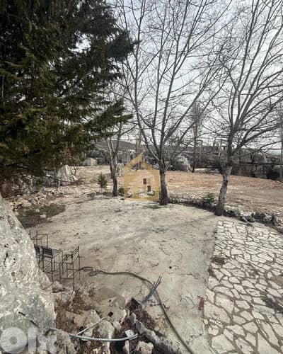 Land for sale in Feytroun RK273 أرض للبيع في فيطرون