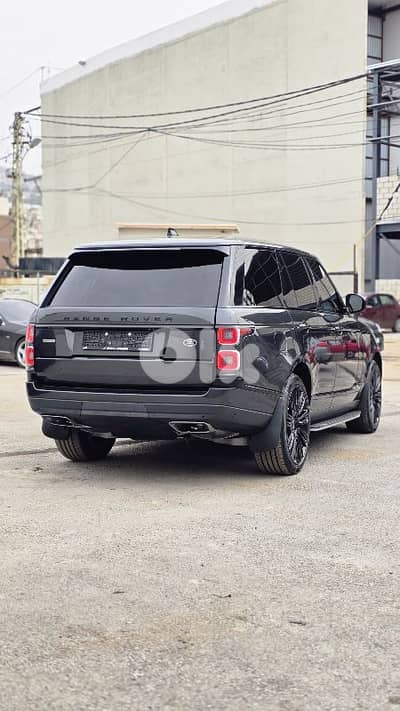 Land Rover Vogue V8 2018 clean carfax with warranty