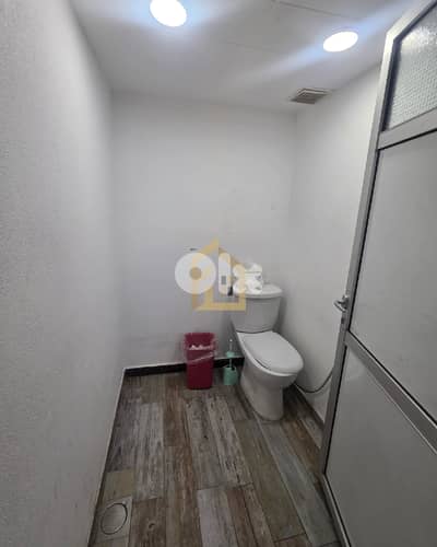 Shop for rent in Achrafieh EA282 محل تجاري في الأشرفية