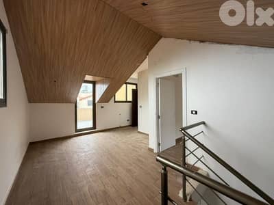 GMB123JC - Duplex With Roof For Rent In Blat - شقة دوبلكس