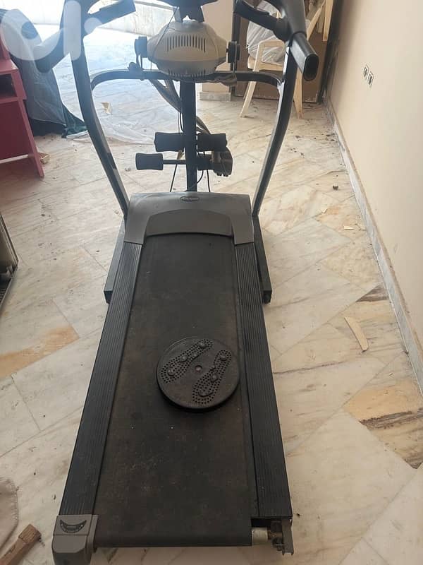 treadmill barely used آلة مشي رياضية 1