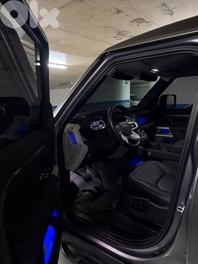 Land Rover Defender P400 2023 Under Warranty 25000km