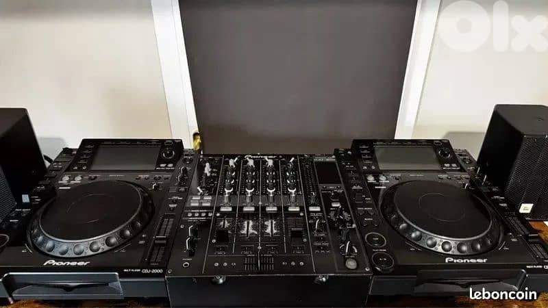 great price 2x cdj2000 pioneer with djm 800  pioneer perfect condtion 0