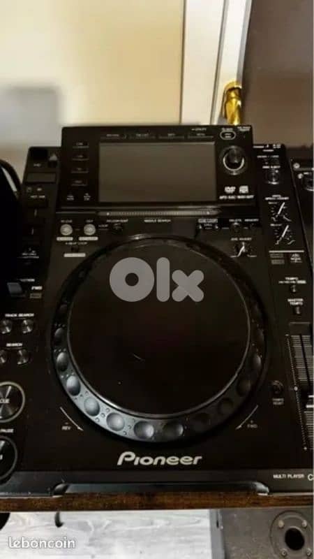 great price 2x cdj2000 pioneer with djm 800  pioneer perfect condtion 1