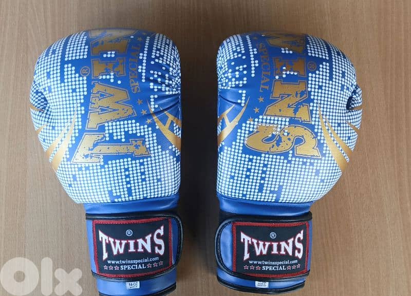 Boxing gloves 0