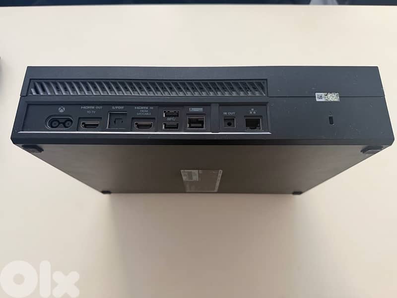 xbox one + 3 controllers + 12 games 3