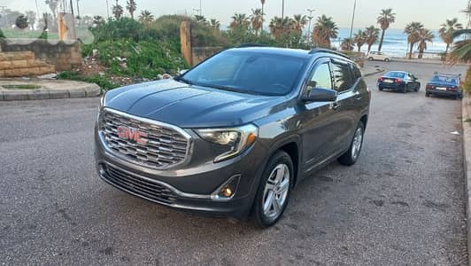 GMC Terrain 2.0 liters-Clean car fax- 4x4 خارق النظافة- سعر مغر جدا