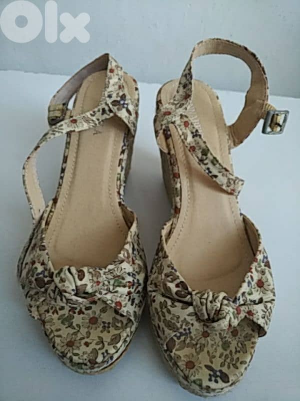 Wedge sandals (37) - Not Negotiable 0