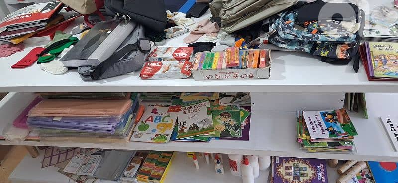 اغراض مكتبة 4