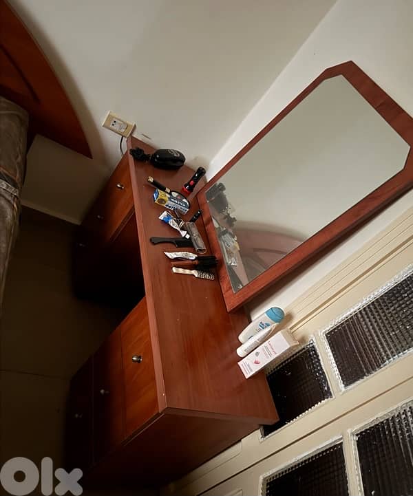 bedroom 5pcs. price 400$ 3