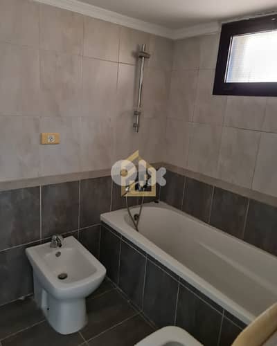 Apartment duplex for rent in Awkar RB339 شقة للإيجار في عوكر
