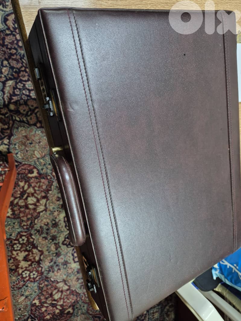 Classic attache-style briefcase 0