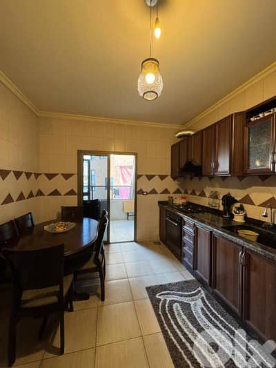 شقة مع طاقة شمسية للبيع حارة صيدا مطل بحر وجبل-Special Apartment Saida