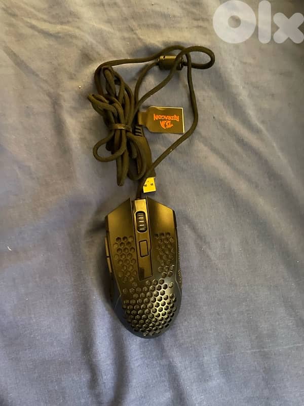 redragon mouse perfect for gaming. perfect condition and new! 0