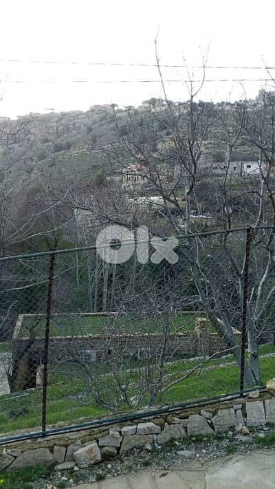 أرض للبيع في البتلون land for sale in batloun chouf الشوف