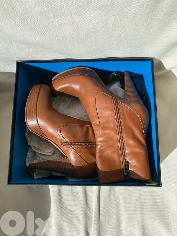 Maria pino ankle boots 9