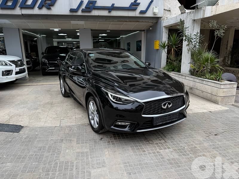 Infiniti Q30 2017 company source 0
