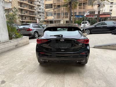 Infiniti Q30 2017 company source
