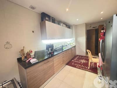 L20428 - 3-Bedroom Apartment For Sale in Ain El Mreisseh, Ras Beirut