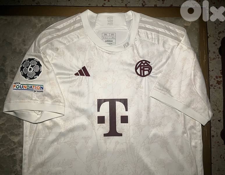 Bayern Munich goretzka 8 third kit 1