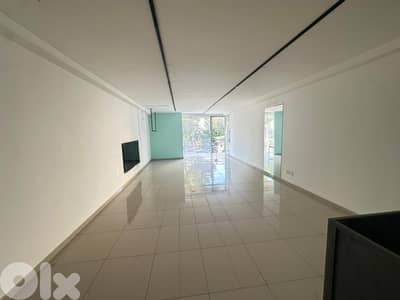 Zouk Mikael, near espace 2000/SHOP FOR RENT 600$